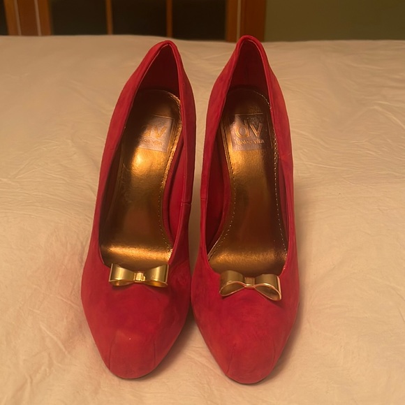 Red Suede pin up platforms with gold metallic bow. Gently worn - Picture 1 of 5
